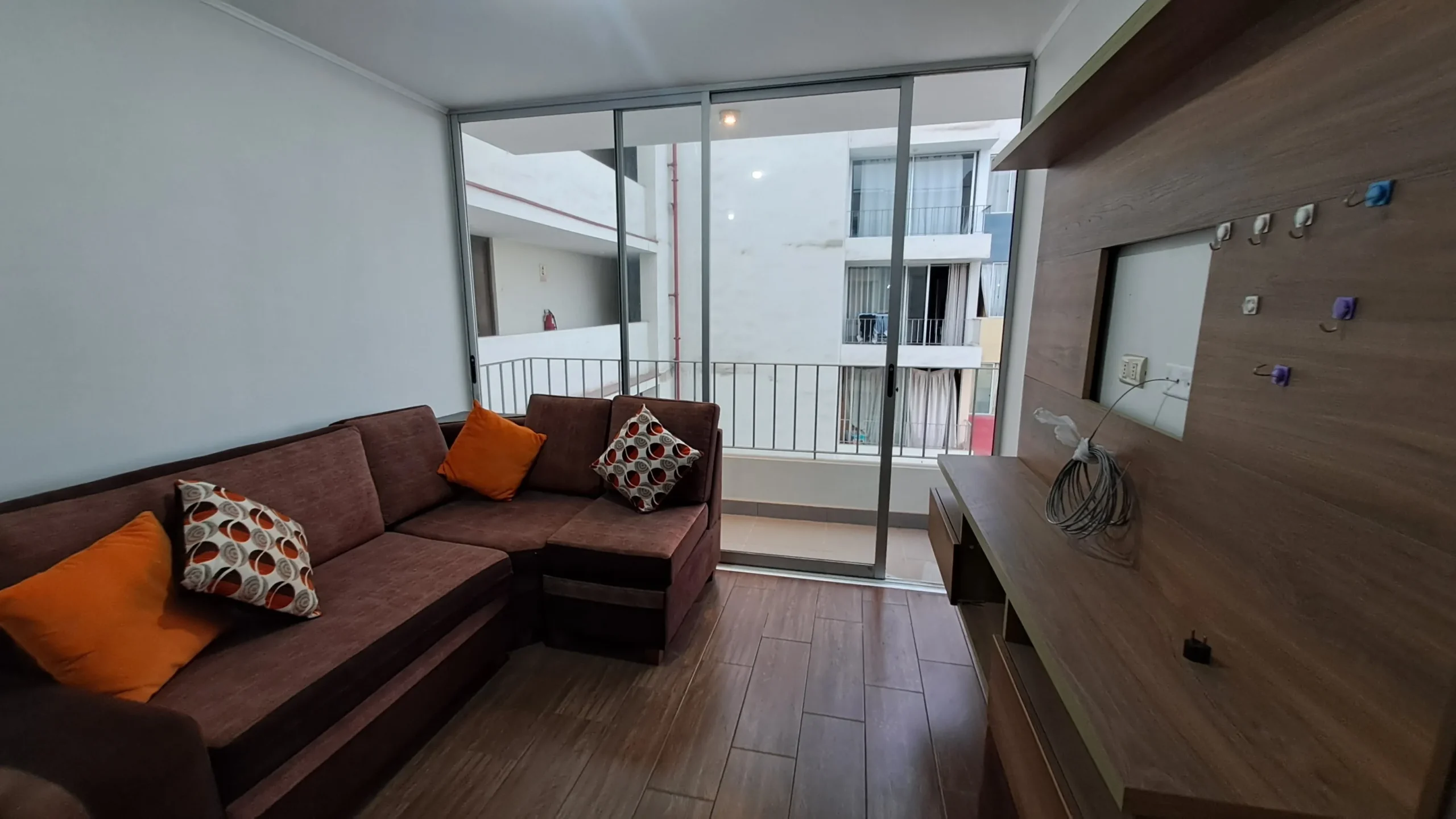 Departamento semiamoblado de 3 dormitorios en Breña